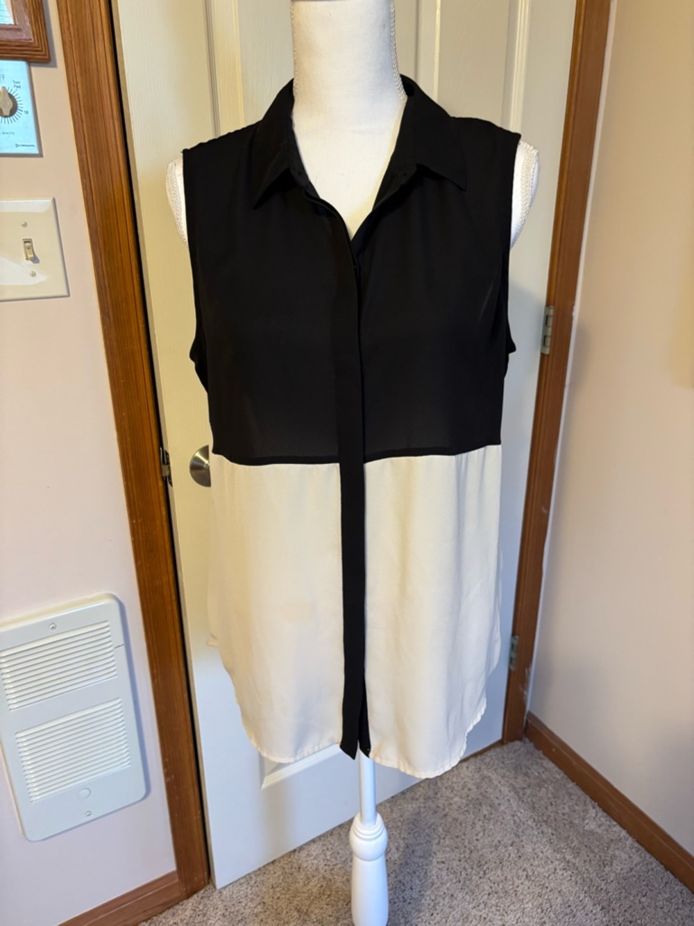 Apt. 9 Black and Cream Sleeveless Button-Front Blouse